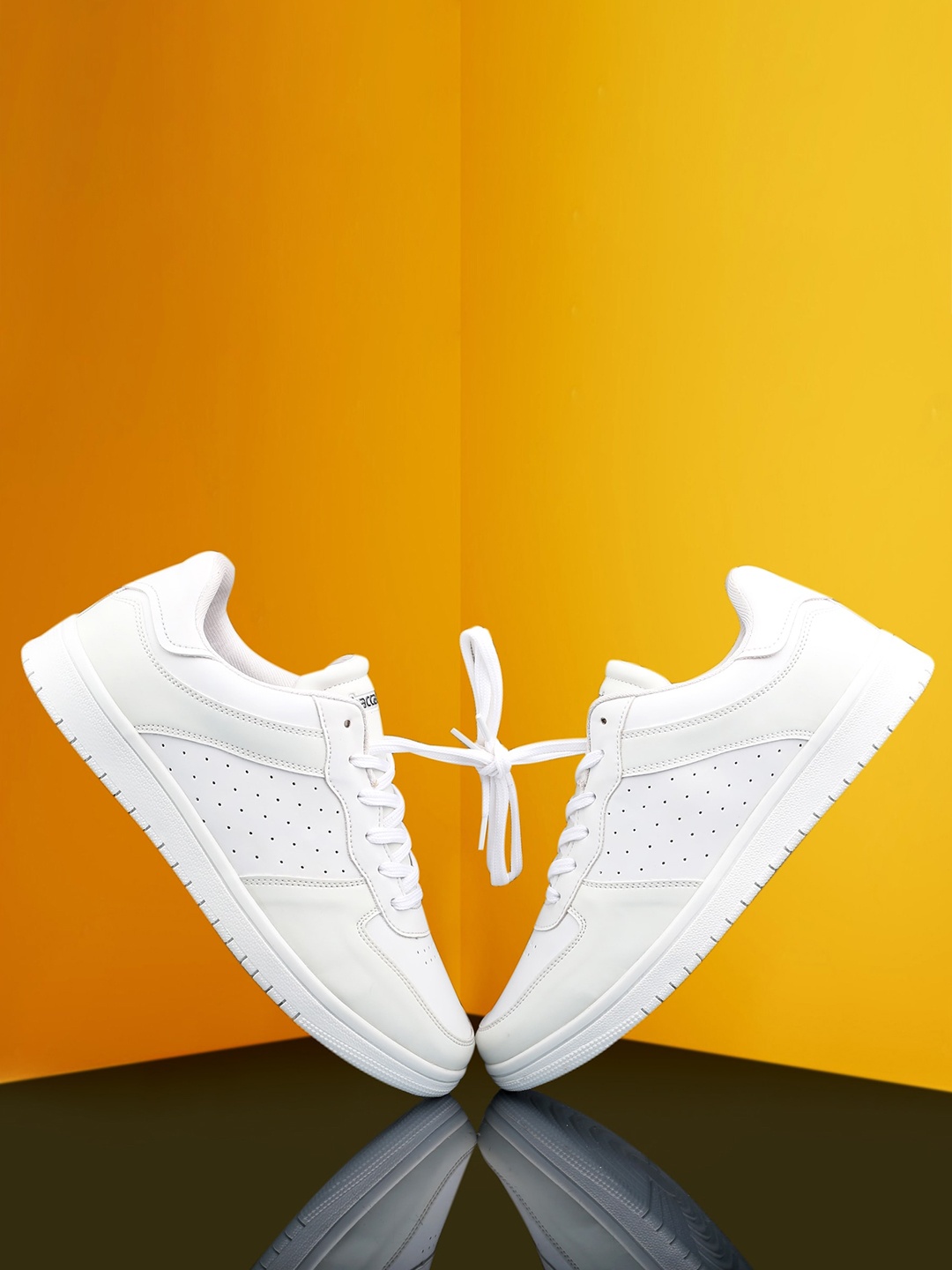 

bacca bucci Men White Casual Sneakers