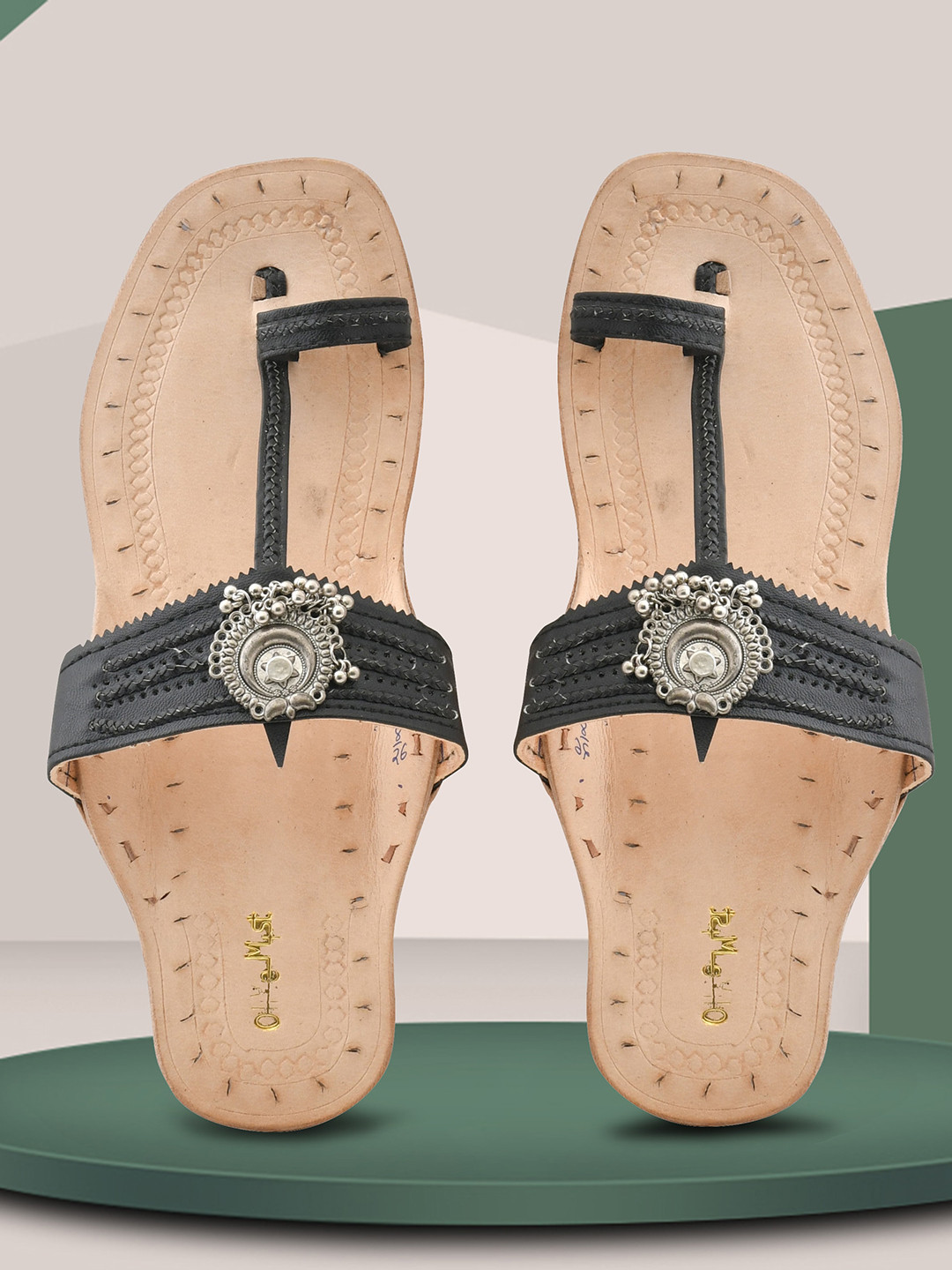 

OLIVE MIST Women Black Embellished Handcrafted Leather Ethnic Kolhapuri One Toe Flats
