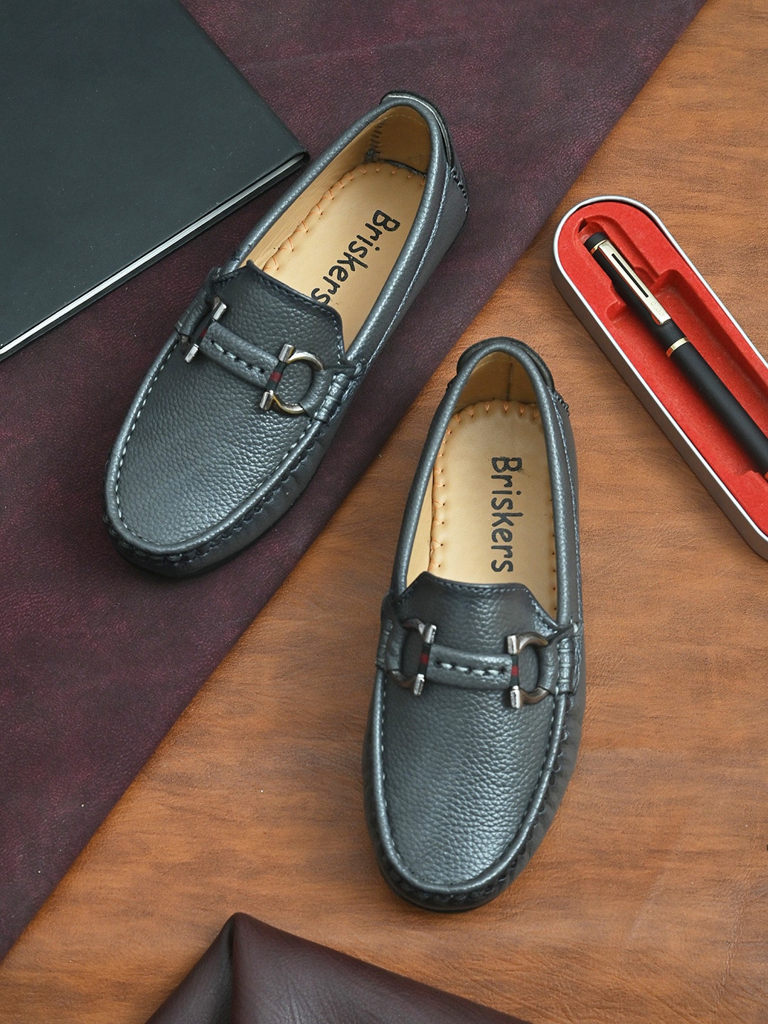 

BRISKERS Boys Grey Textured Slip-On Loafers