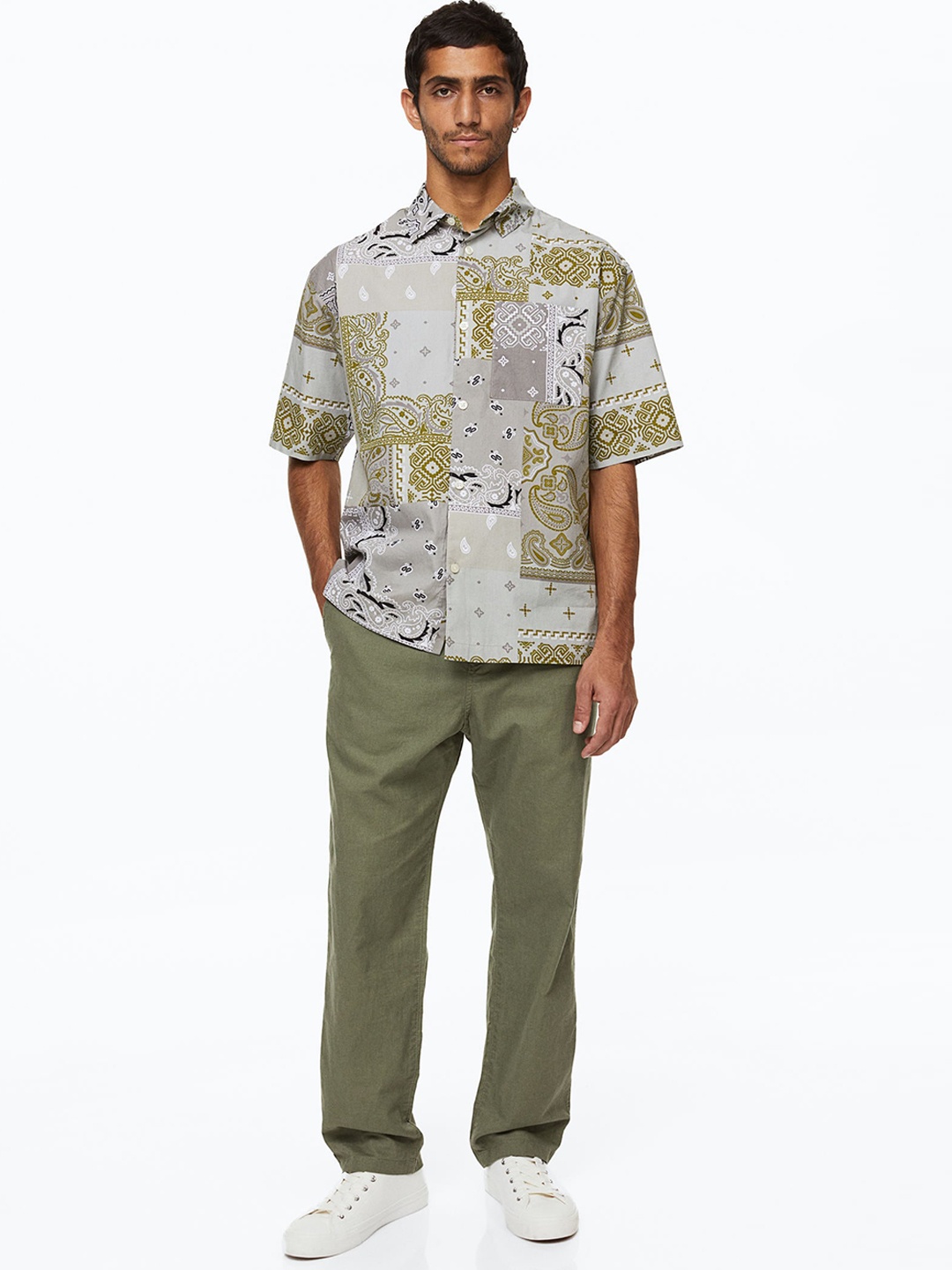 

H&M Men Olive Green Loose Fit Linen-Blend Trousers