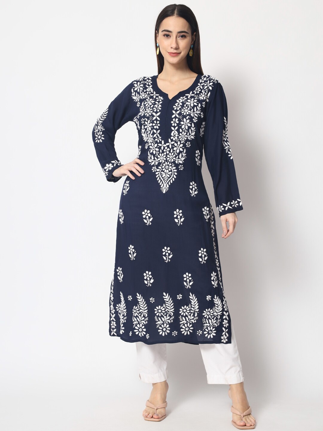 

PARAMOUNT CHIKAN Women Navy Blue Embroidered Chikankari Floral Kurta