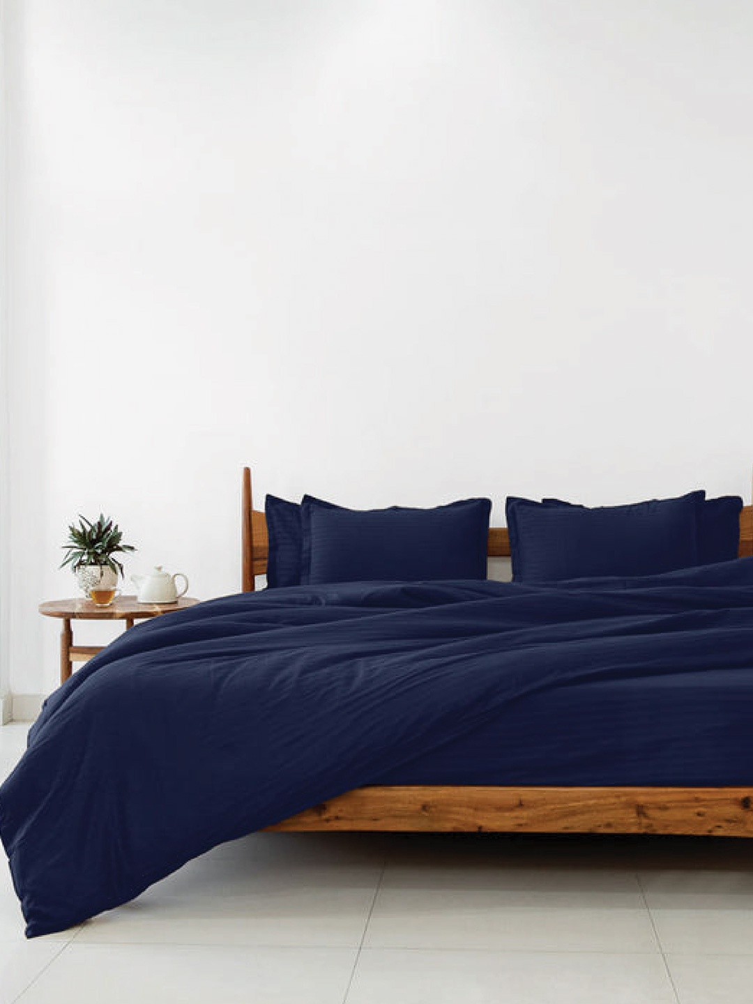 

Sleeping Owls- because your sleep matters Navy Blue Striped Heavy Winter 400 GSM Double Bed Comforter