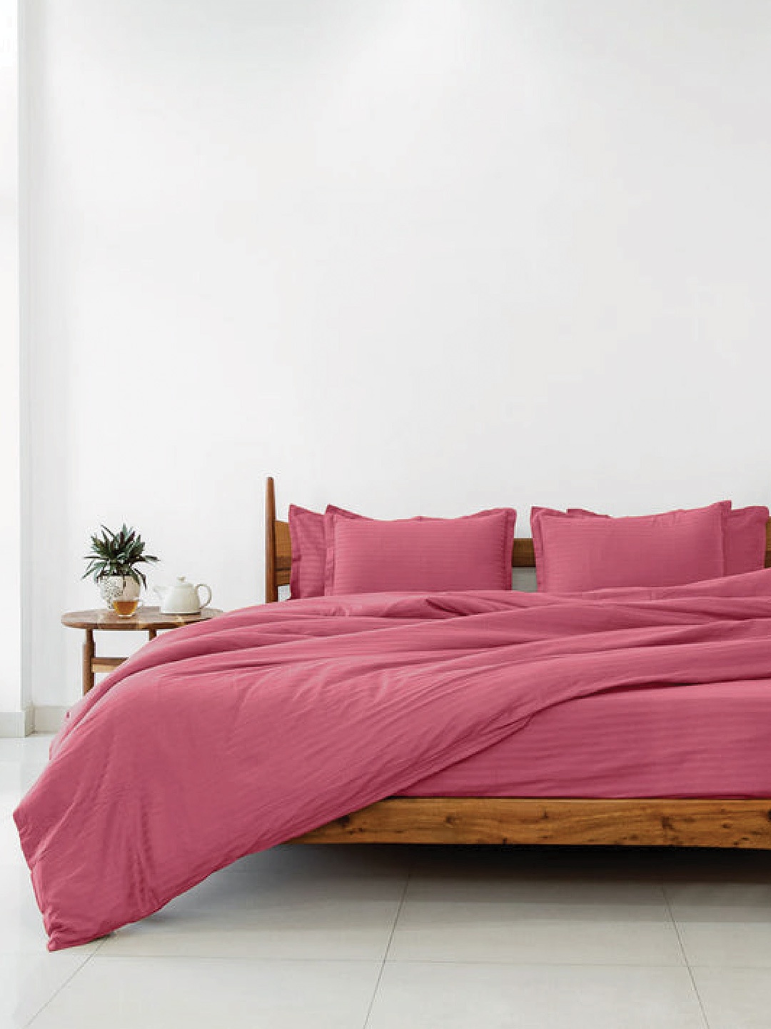 

Sleeping Owls- because your sleep matters Pink 400 GSM Double Bed Cotton Comforter