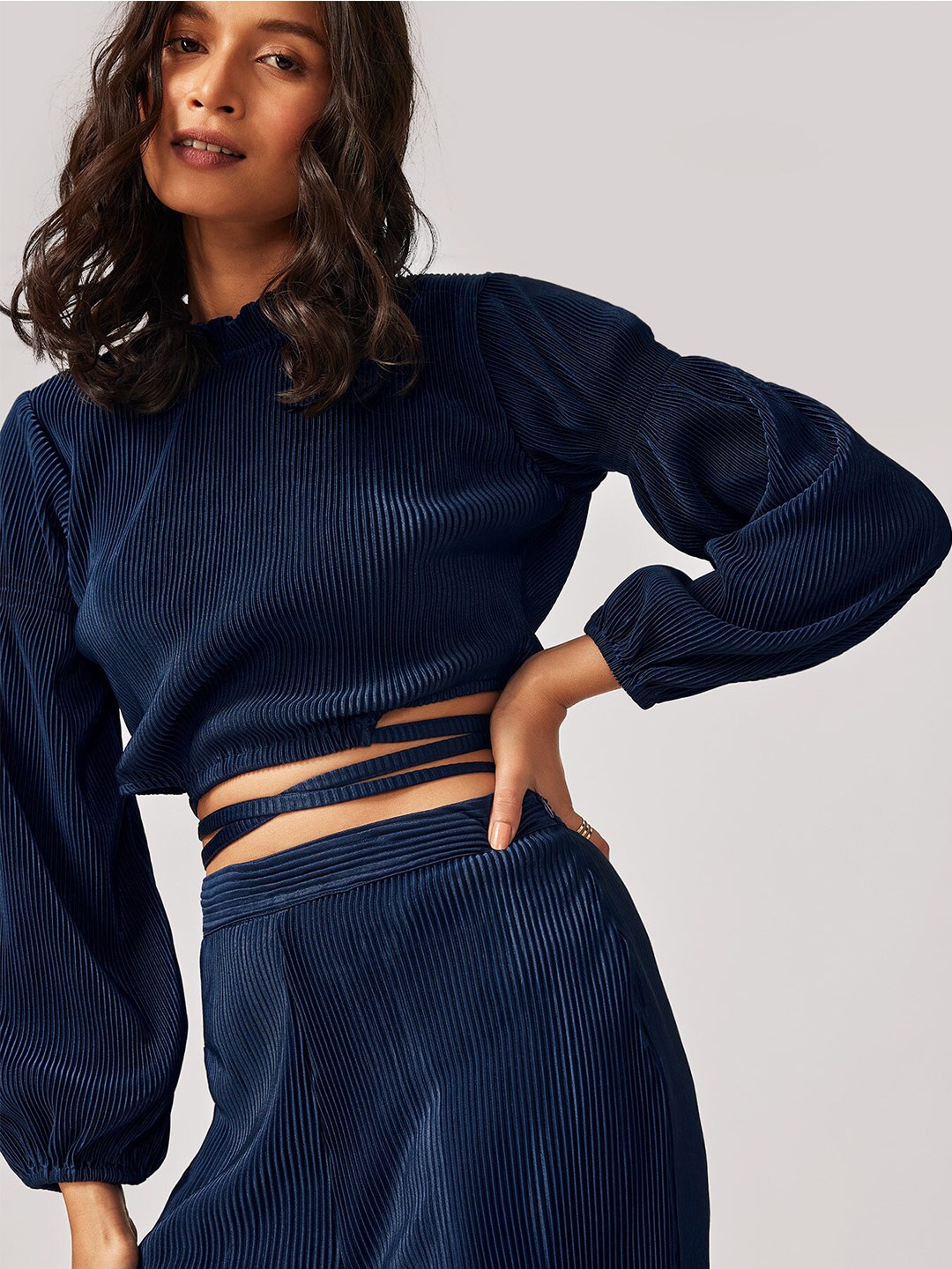 

The Label Life Women Navy Blue Puff Sleeves Tie-Up Crop Top
