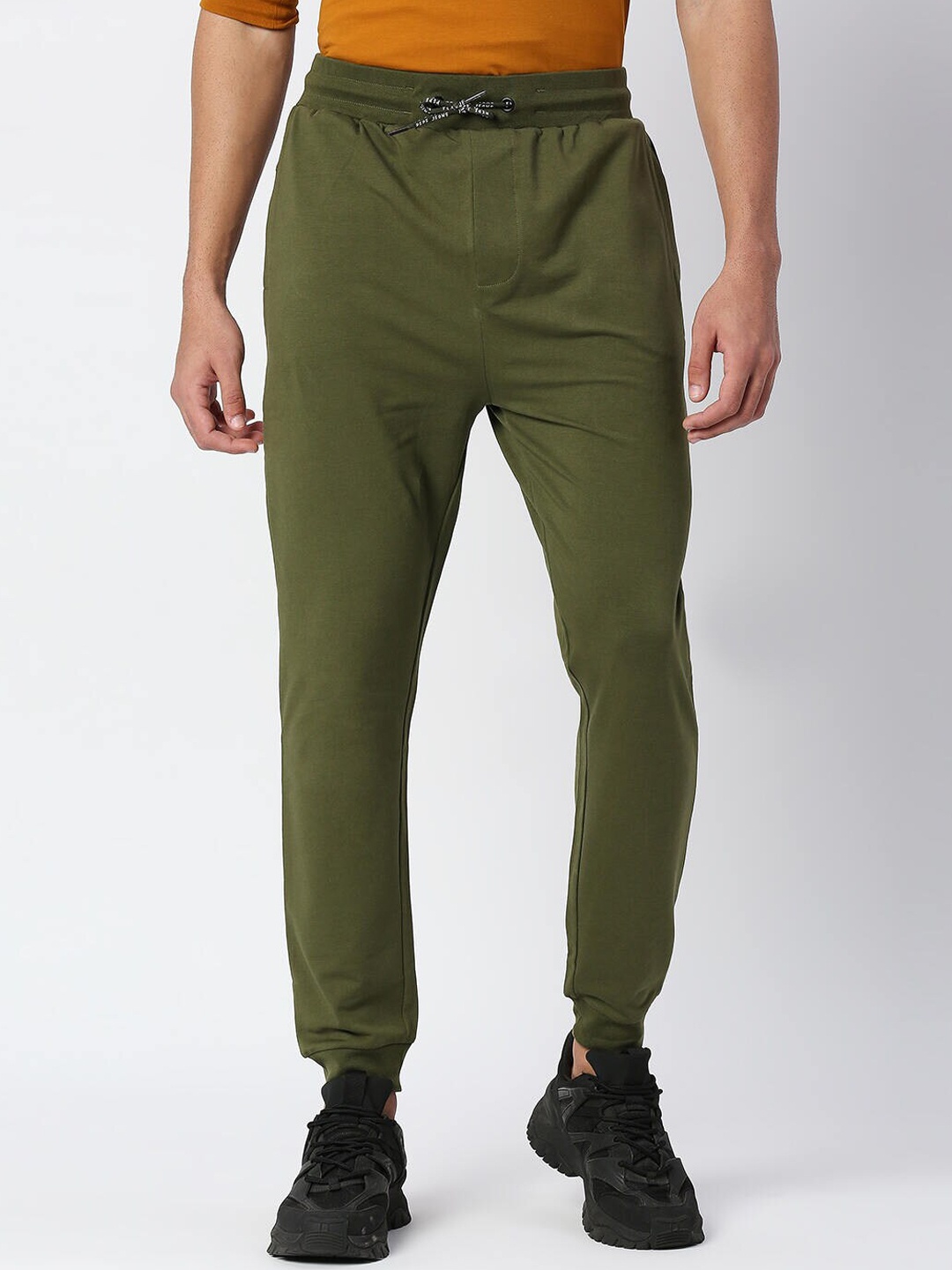 

Pepe Jeans Men Olive Solid Cotton Joggers