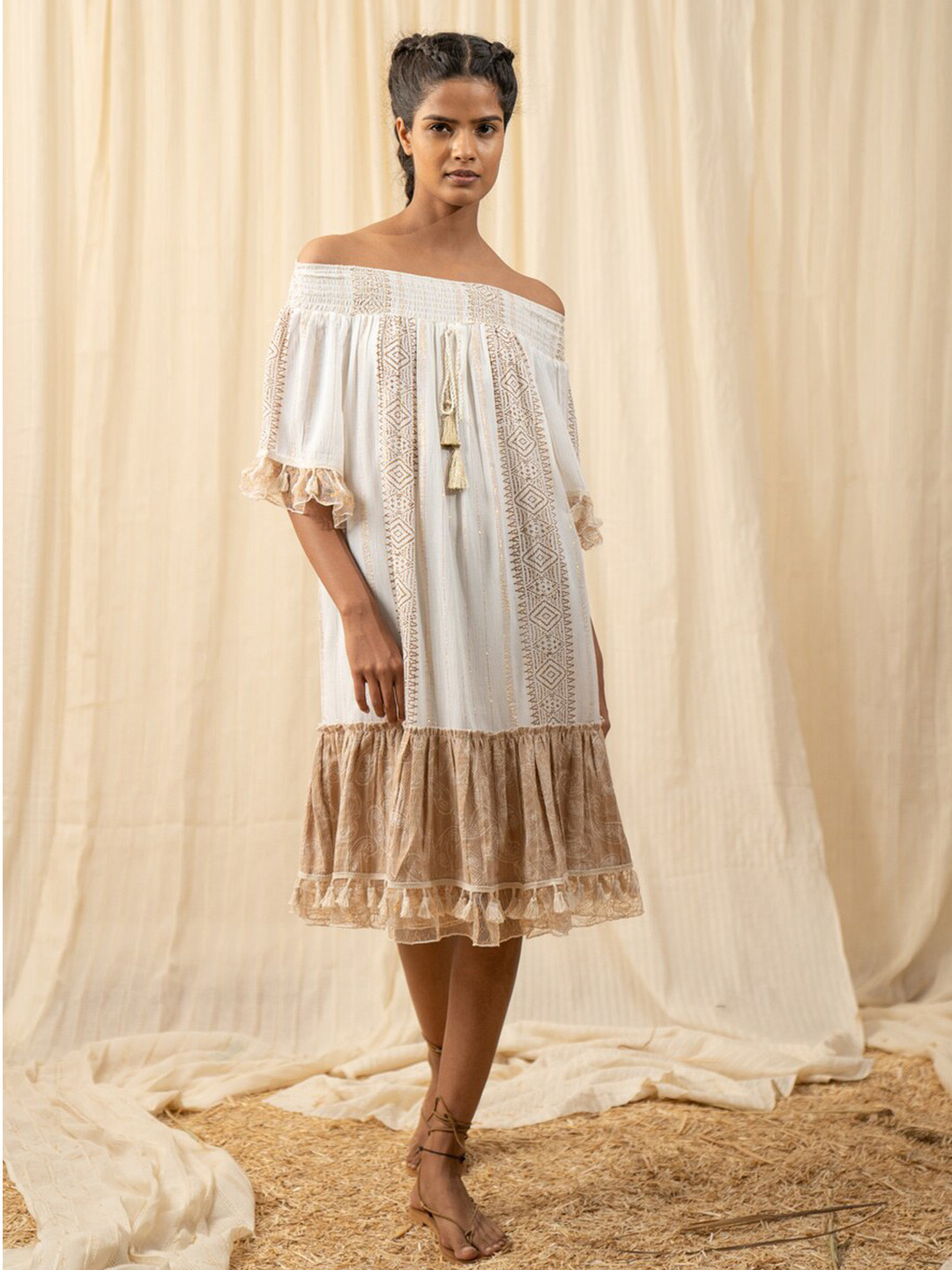 

Label Reyya Off White & Beige Off-Shoulder A-Line Dress