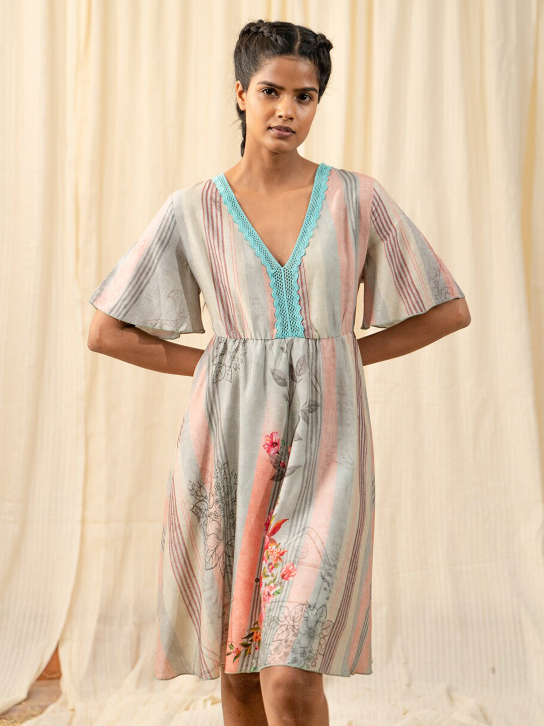 

Label Reyya Blue & Pink Floral A-Line Dress