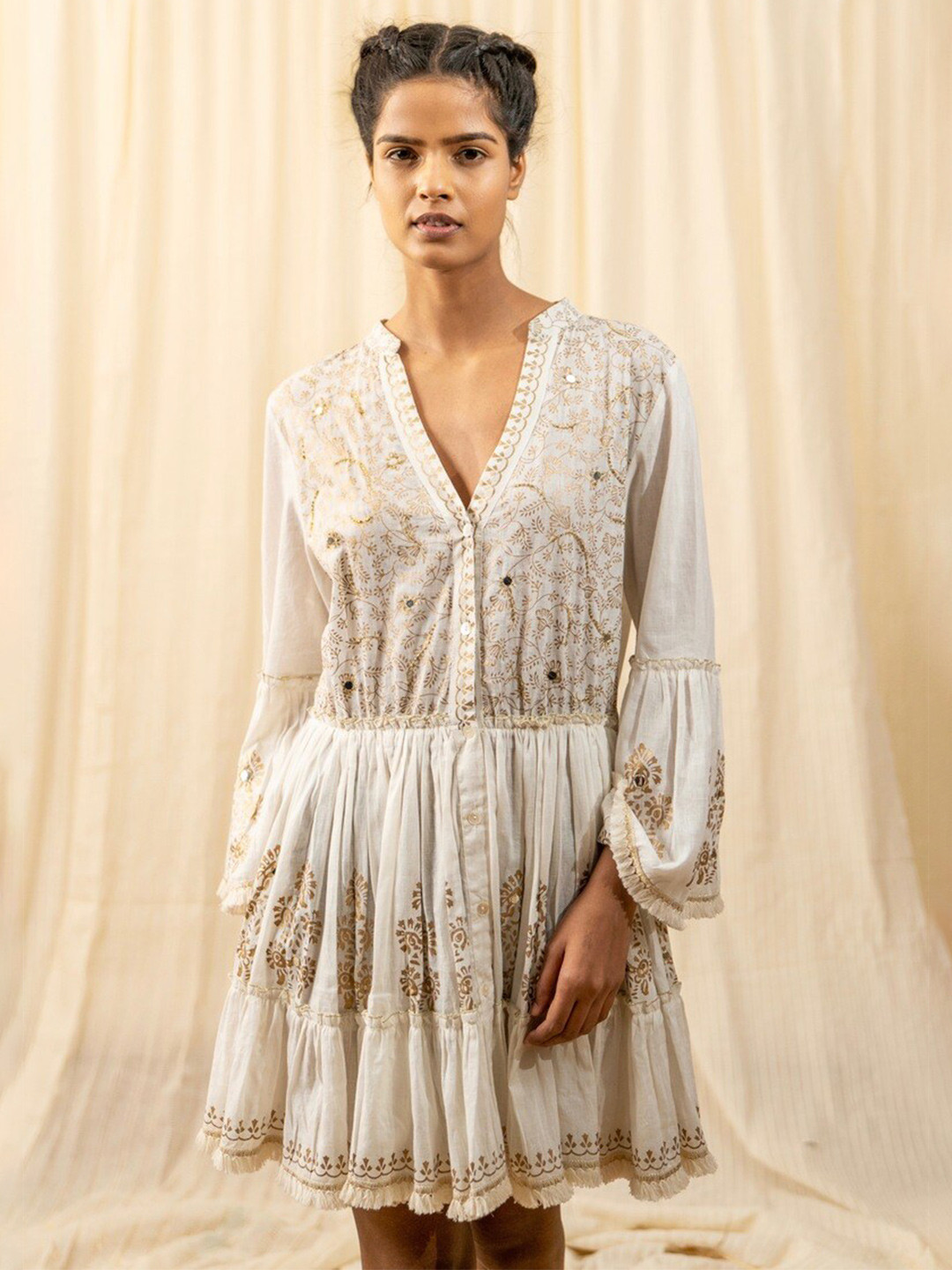 

Label Reyya Women Off White Floral Dress