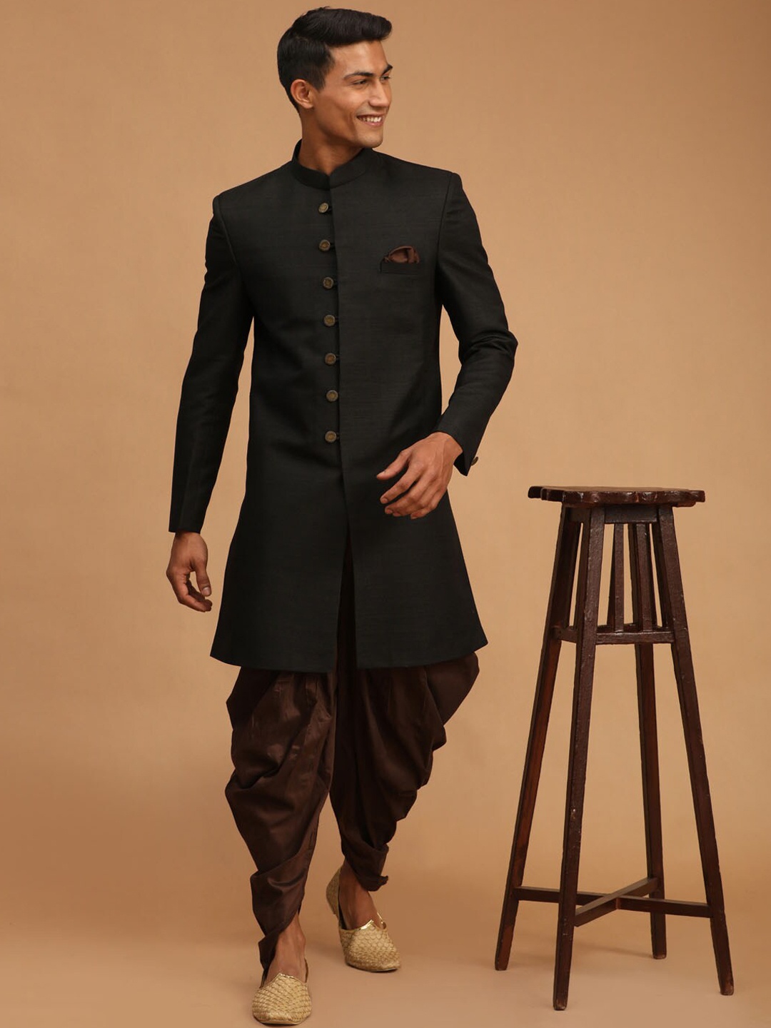 

VASTRAMAY Men Black & Coffee Brown Solid Sherwani Set