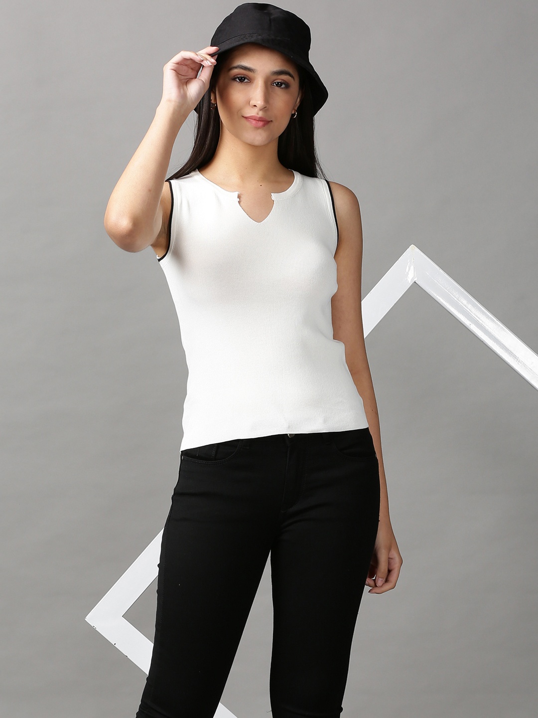 

SHOWOFF White Round Neck Acrylic Top