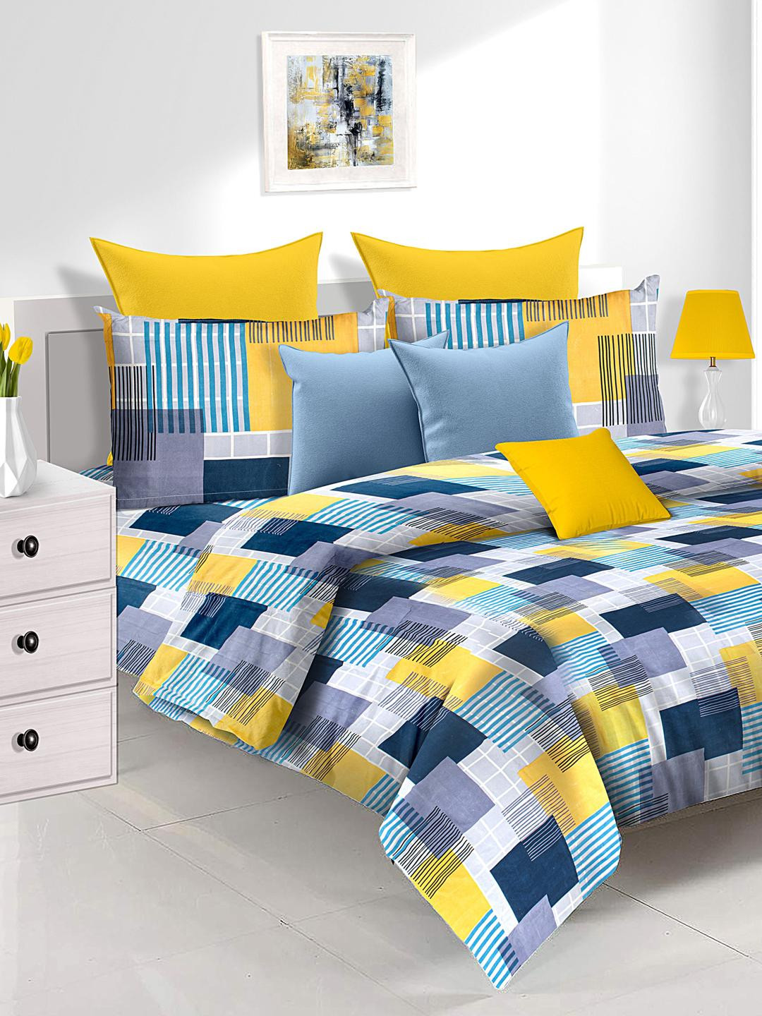 

Athome by Nilkamal Grey Utopia Geometric 180 TC Queen Bedsheet with 2 Pillow Covers