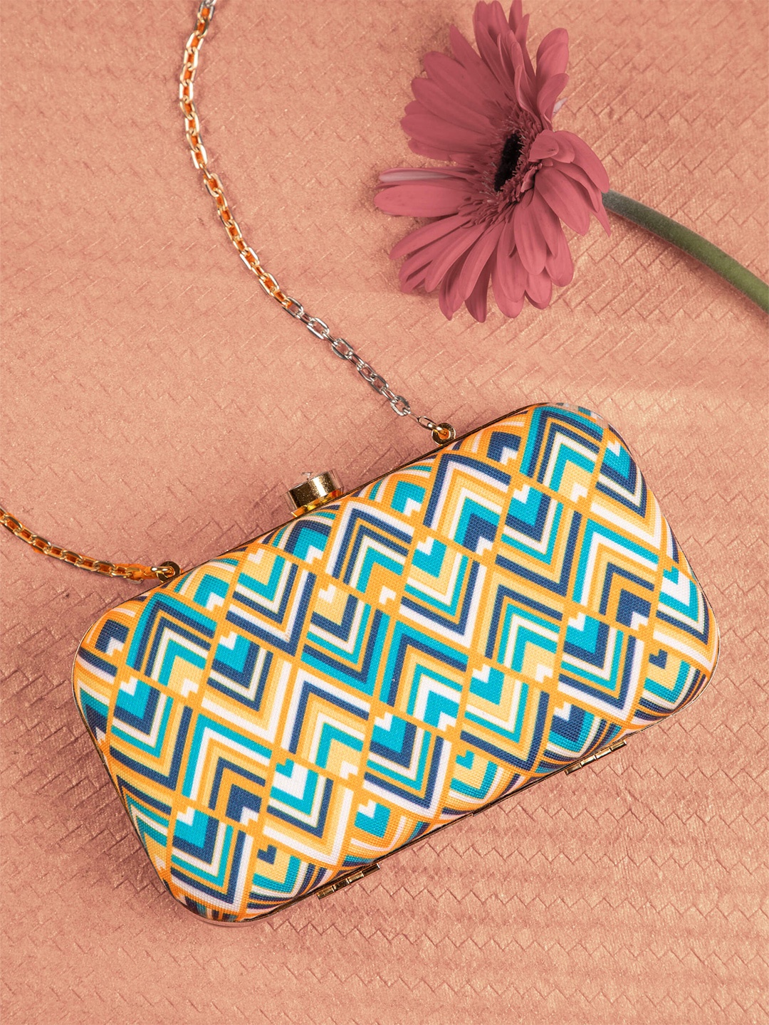 

DEEBACO Women Yellow & Blue Printed Box Clutch Shoulder Strap