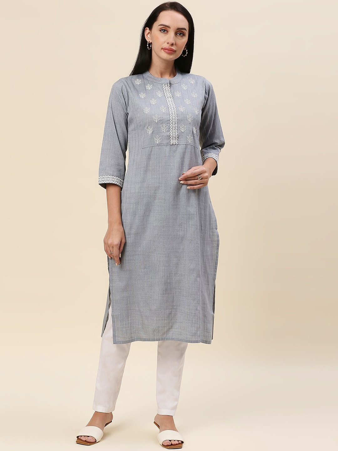 

Aanyor Floral Embroidered Thread Work Regular Fit Pure Cotton Kurta, Grey