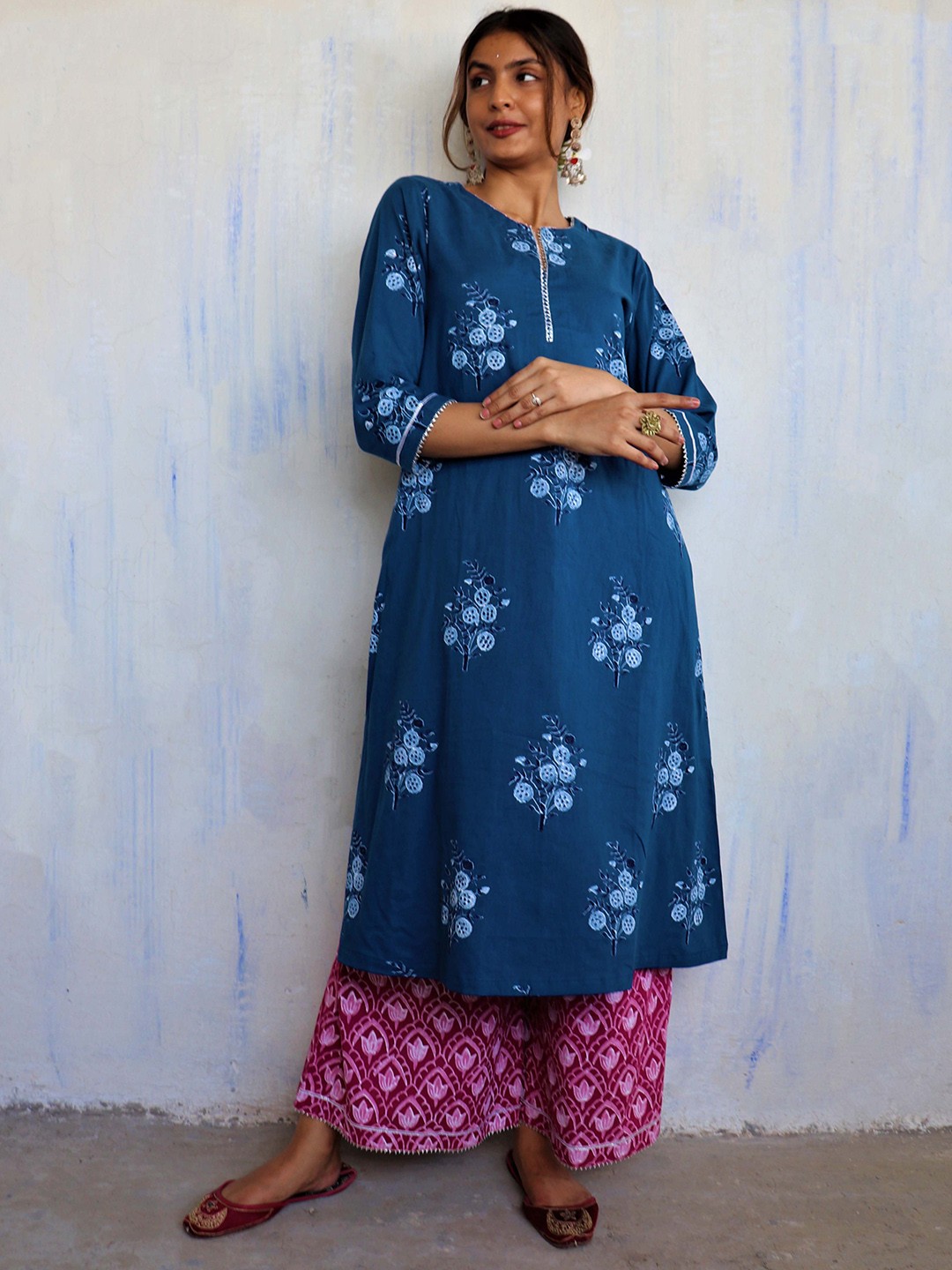 

Chidiyaa Women Blue & Pink Floral Printed Pure Cotton A-Line Kurta with Palazzos