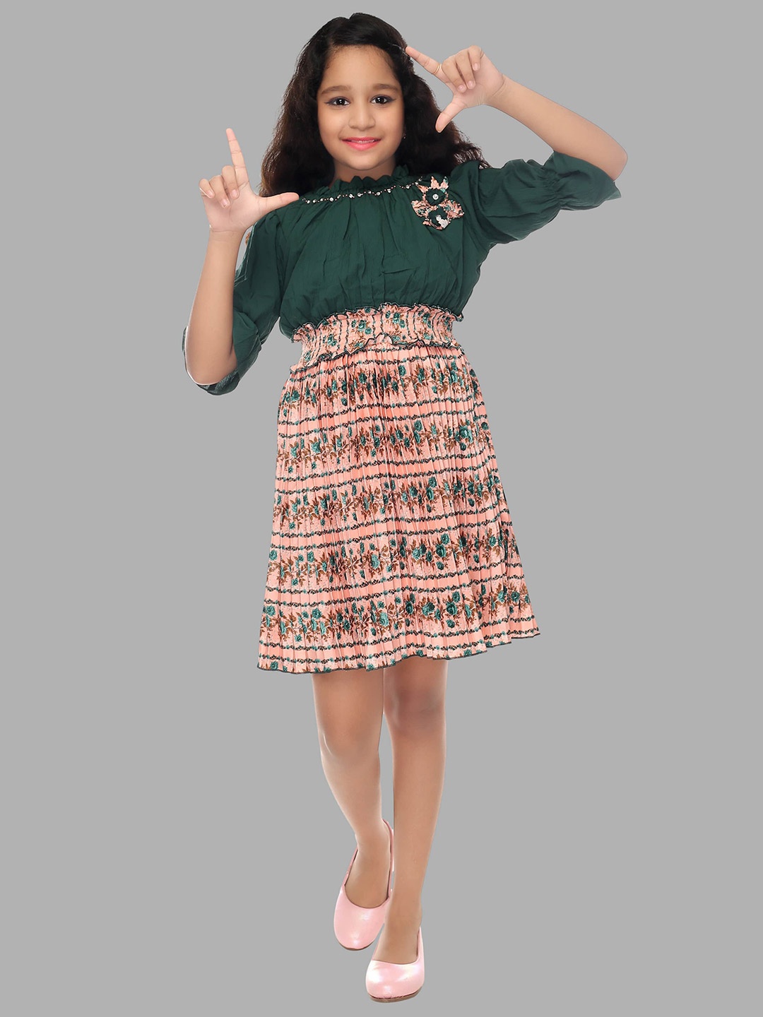 

Toonyport Girls Green & Peach-Coloured Printed Tunic with Leggings