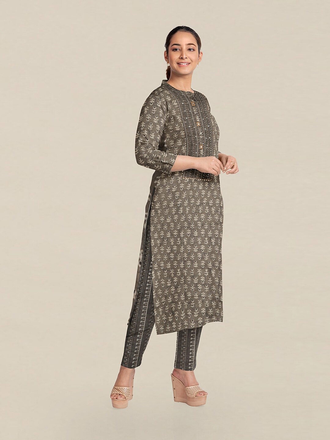 

Pothys Grey & Cream-Coloured Viscose Rayon Unstitched Dress Material