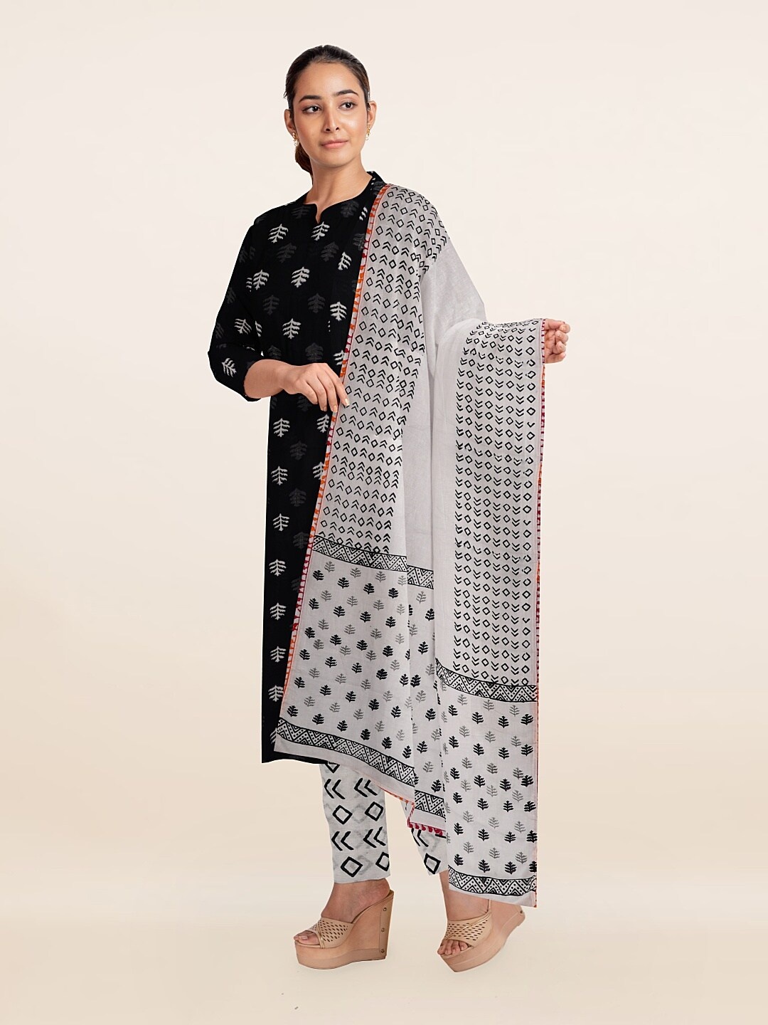 

Pothys Black & White Printed Unstitched Dress Material