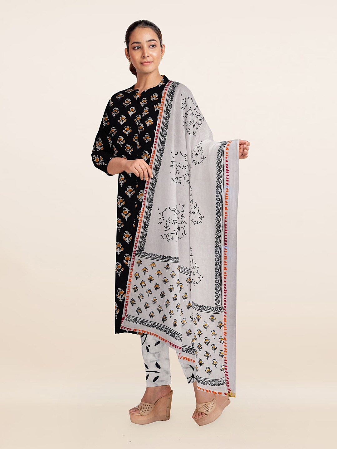 

Pothys Black & White Printed Unstitched Dress Material