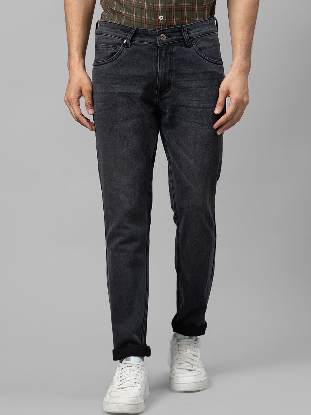 

Globus Men Charcoal Tapered Fit Light Fade Stretchable Cotton Jeans