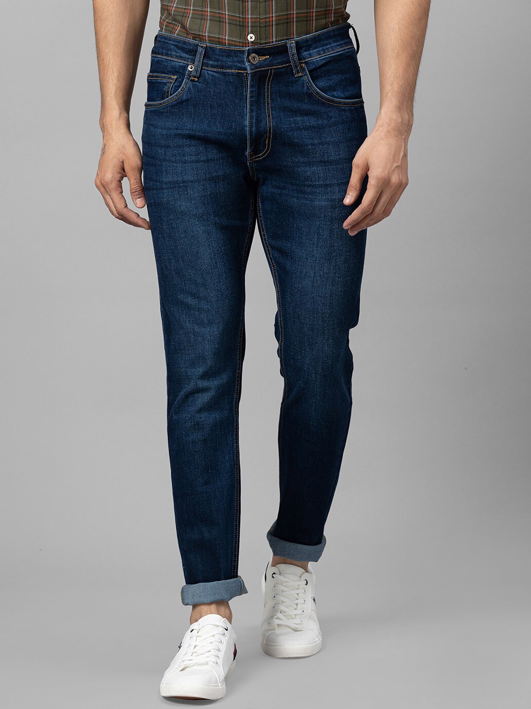 

Globus Men Navy Blue Tapered Fit Light Fade Stretchable Cotton Jeans