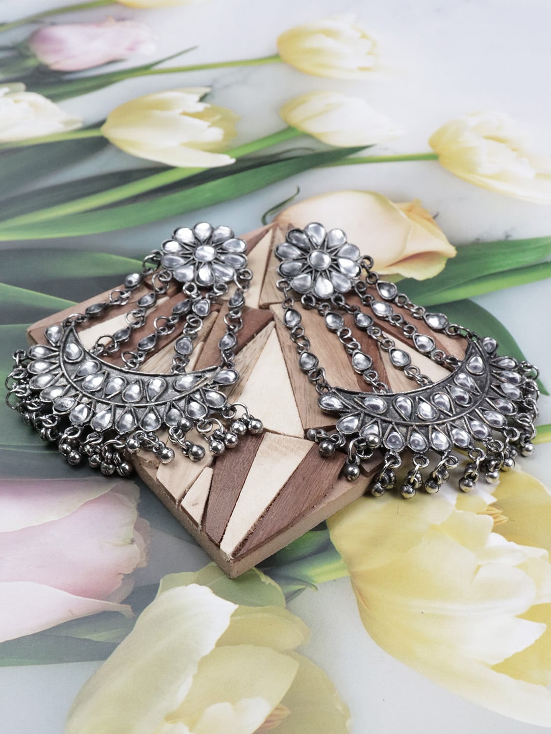 

Krelin Silver-Toned Kundan Chandbalis Earrings