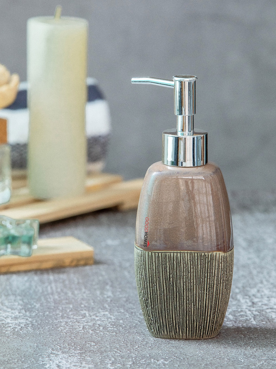 

GOODHOMES Brown & Green Textured Soap Dispenser