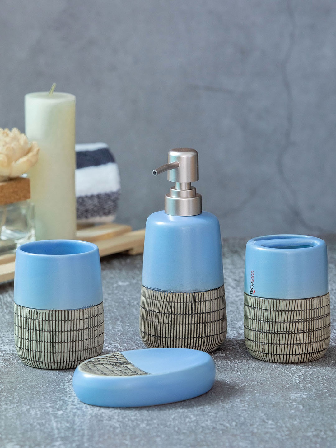 

GOODHOMES Set Of 4 Blue & Grey Textured Bathroom Accessories