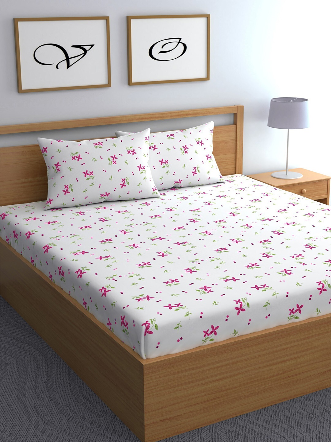 

CHHAVI INDIA White & Pink Floral Printed 210 TC Queen Bedsheet with 2 Pillow Covers