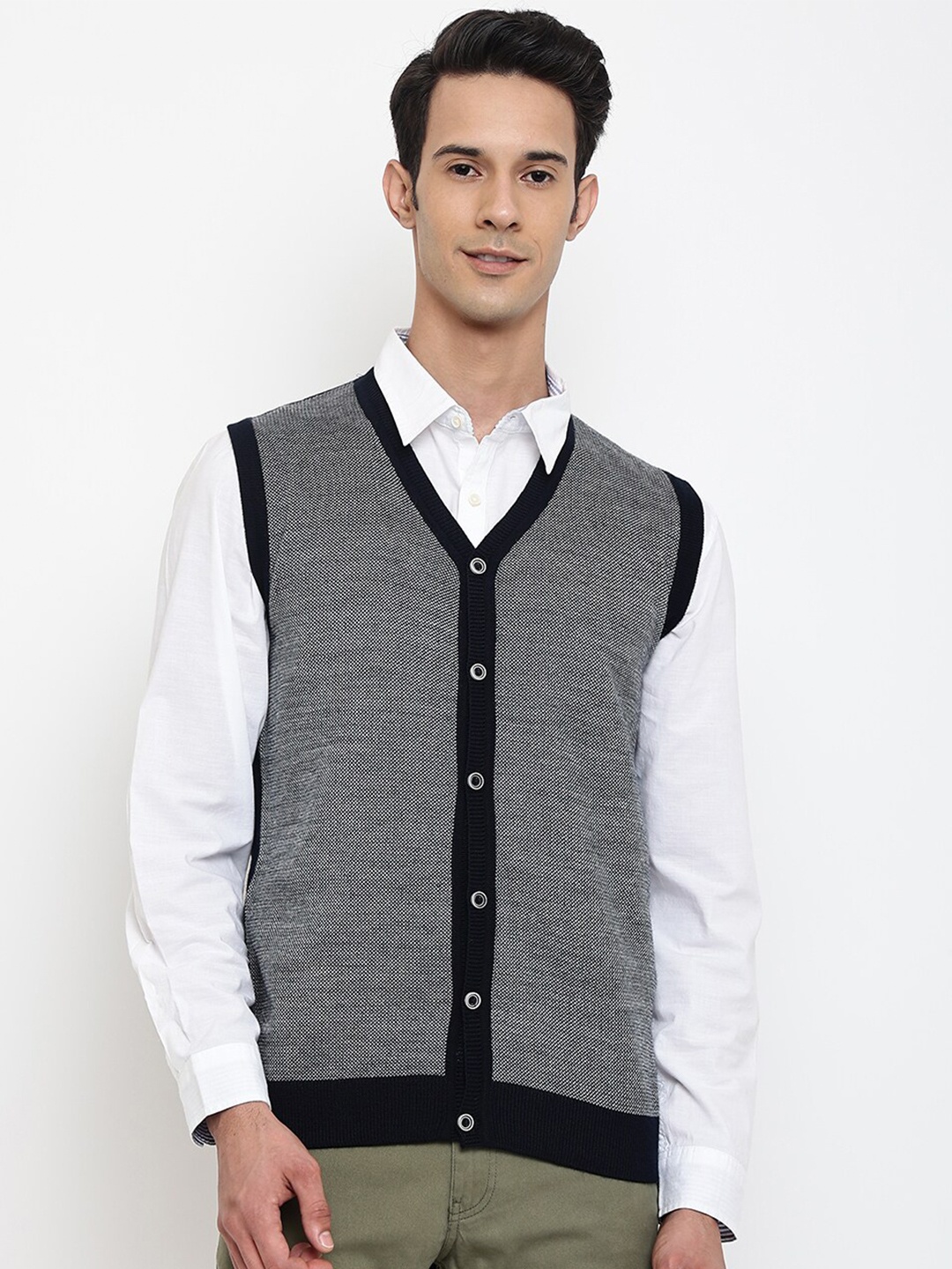 

Cantabil Men Navy Blue & White Self Design Wool V-Neck Cardigan