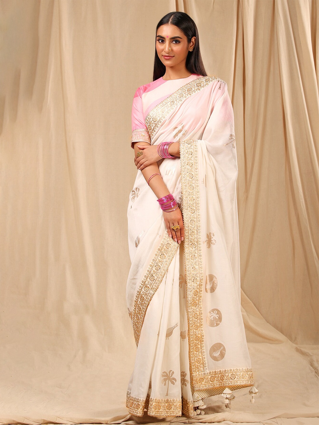 

Masaba White & Gold-Toned Floral Pure Crepe Saree