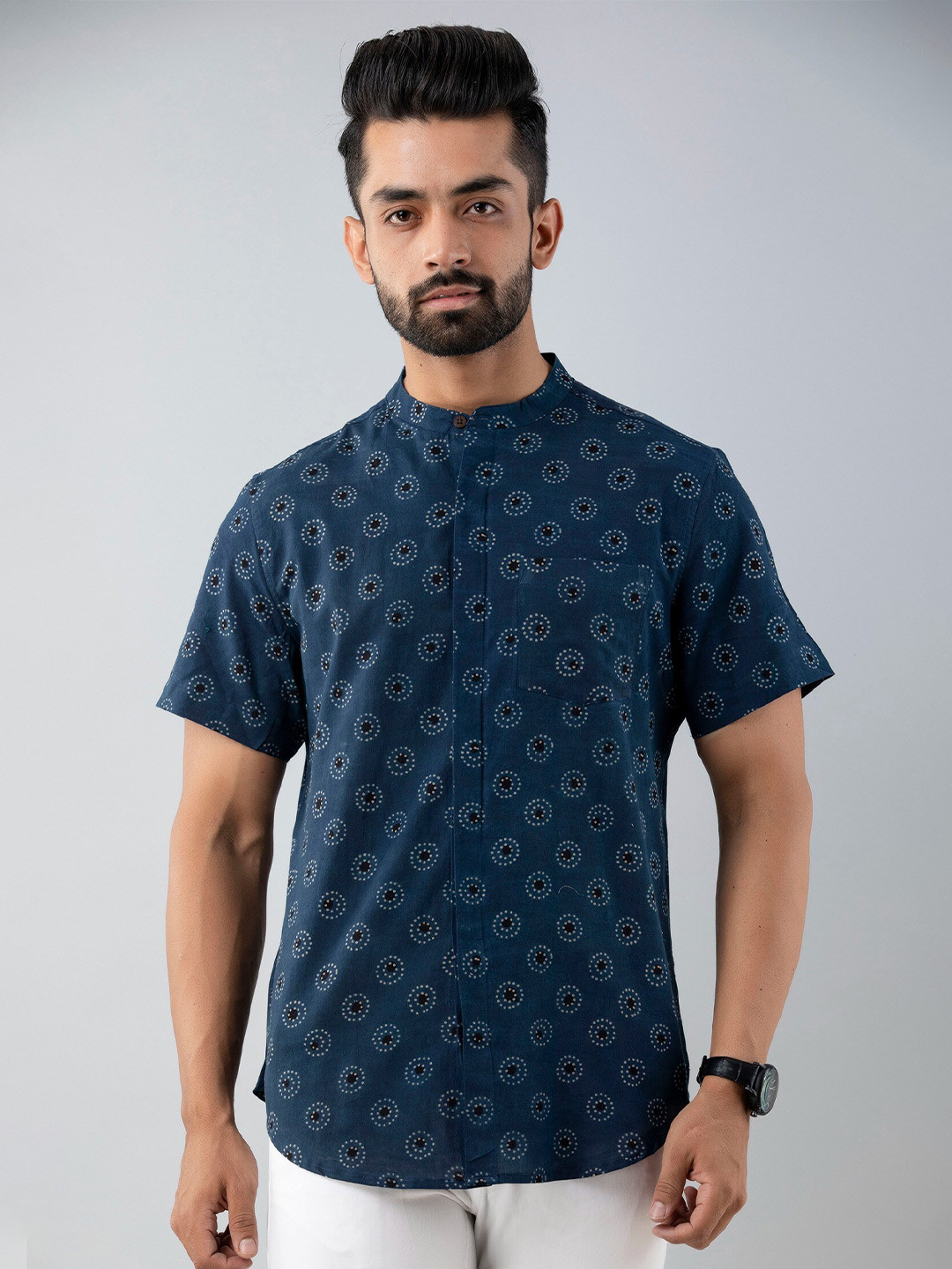 

Sutidora Men Blue Standard Floral Printed Cotton Casual Shirt