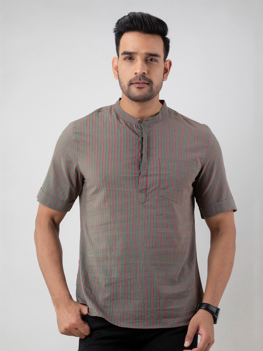 

Sutidora Men Grey Standard Striped Cotton Casual Shirt
