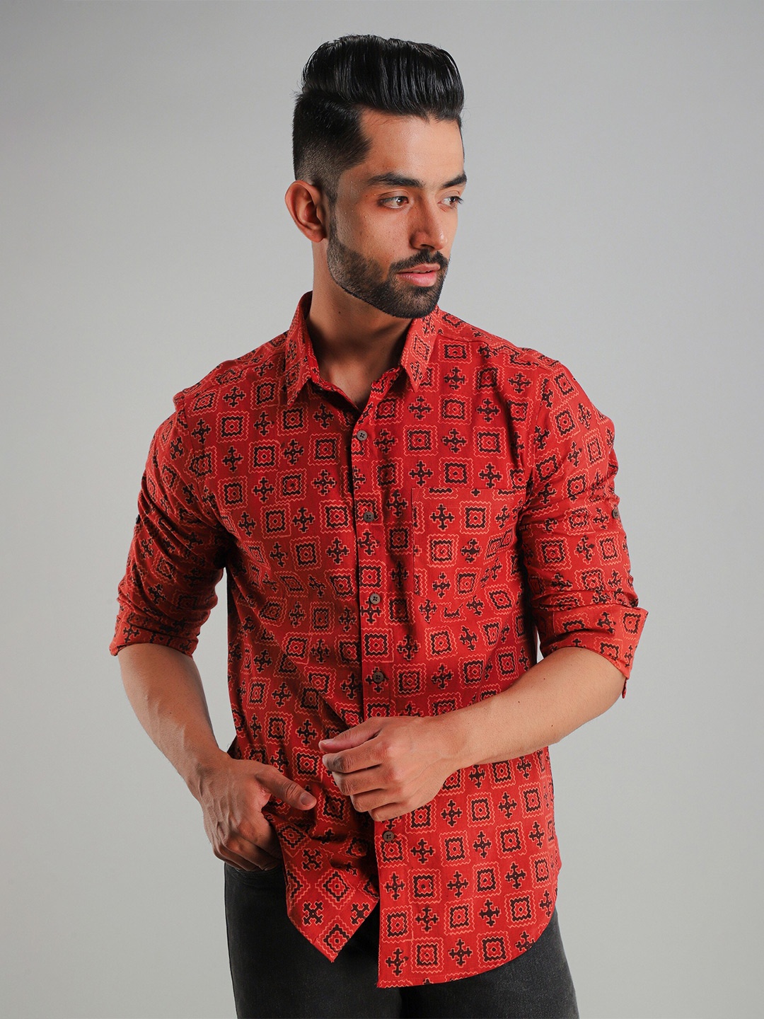 

Sutidora Men Red Standard Printed Cotton Casual Shirt