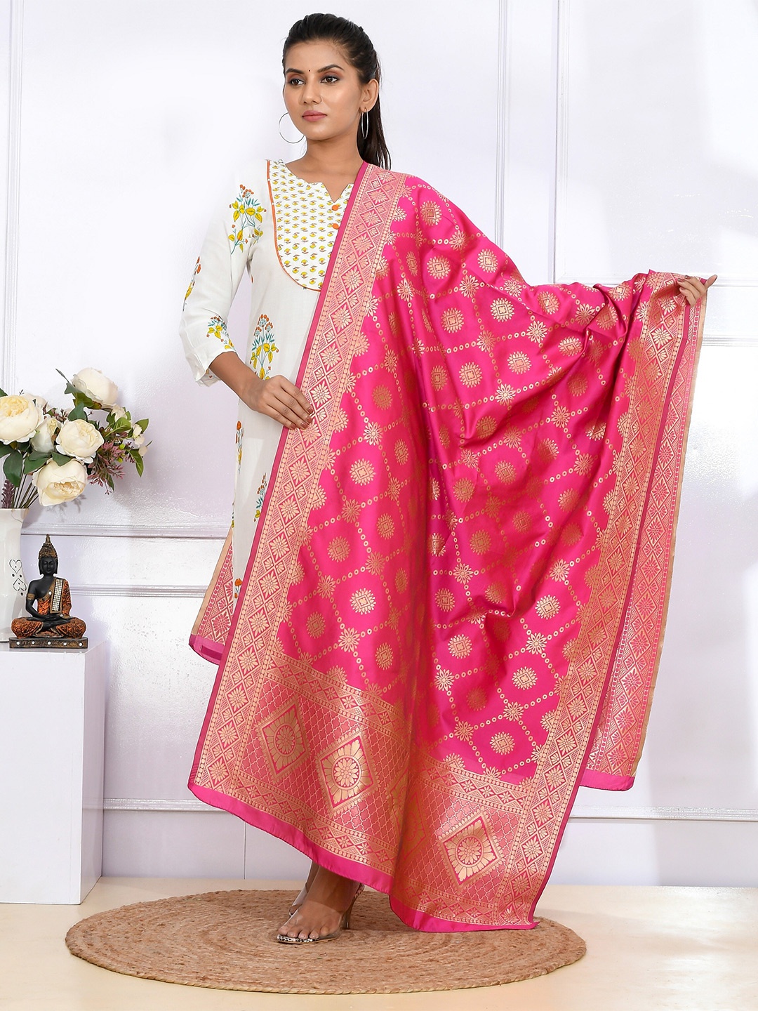 

Kesarya Magenta & Gold-Toned Ethnic Motifs Woven Design Pure Silk Dupatta With Zari