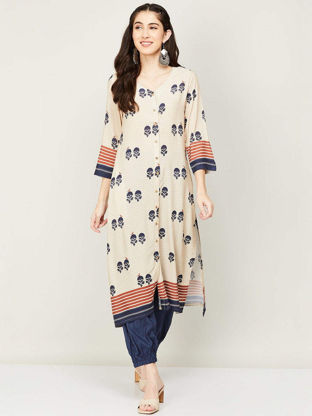 

Melange by Lifestyle Women Off White Floral Printed Kurta with Pyjamas