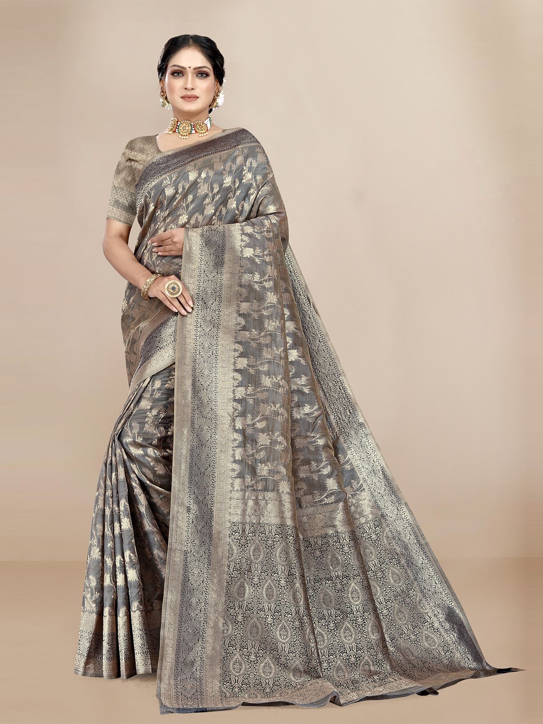 

VAIRAGEE Grey & Gold-Toned Woven Design Zari Organza Saree