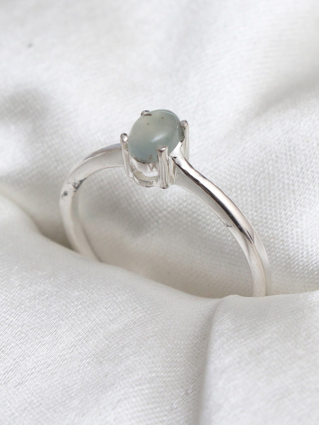 

HIFLYER JEWELS Green Stone Studded Sterling Silver Finger Ring