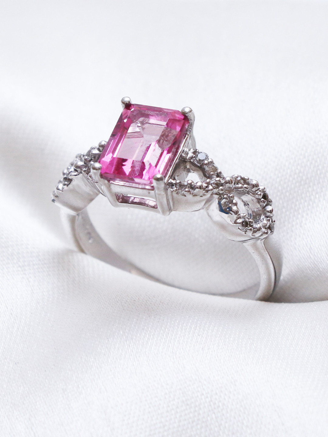 

HIFLYER JEWELS 925 Sterling Silver Silver-Toned White & Pink Stone-Studded Finger Ring