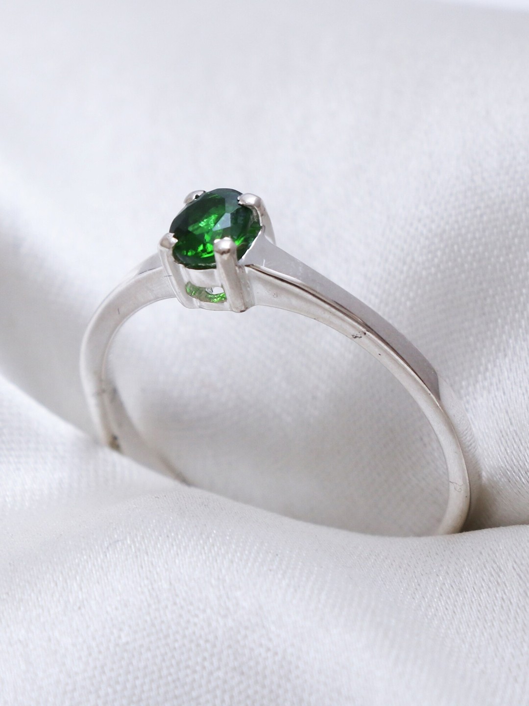 

HIFLYER JEWELS Green & Silver-Toned Diopside Studded Sterling Silver Finger Ring
