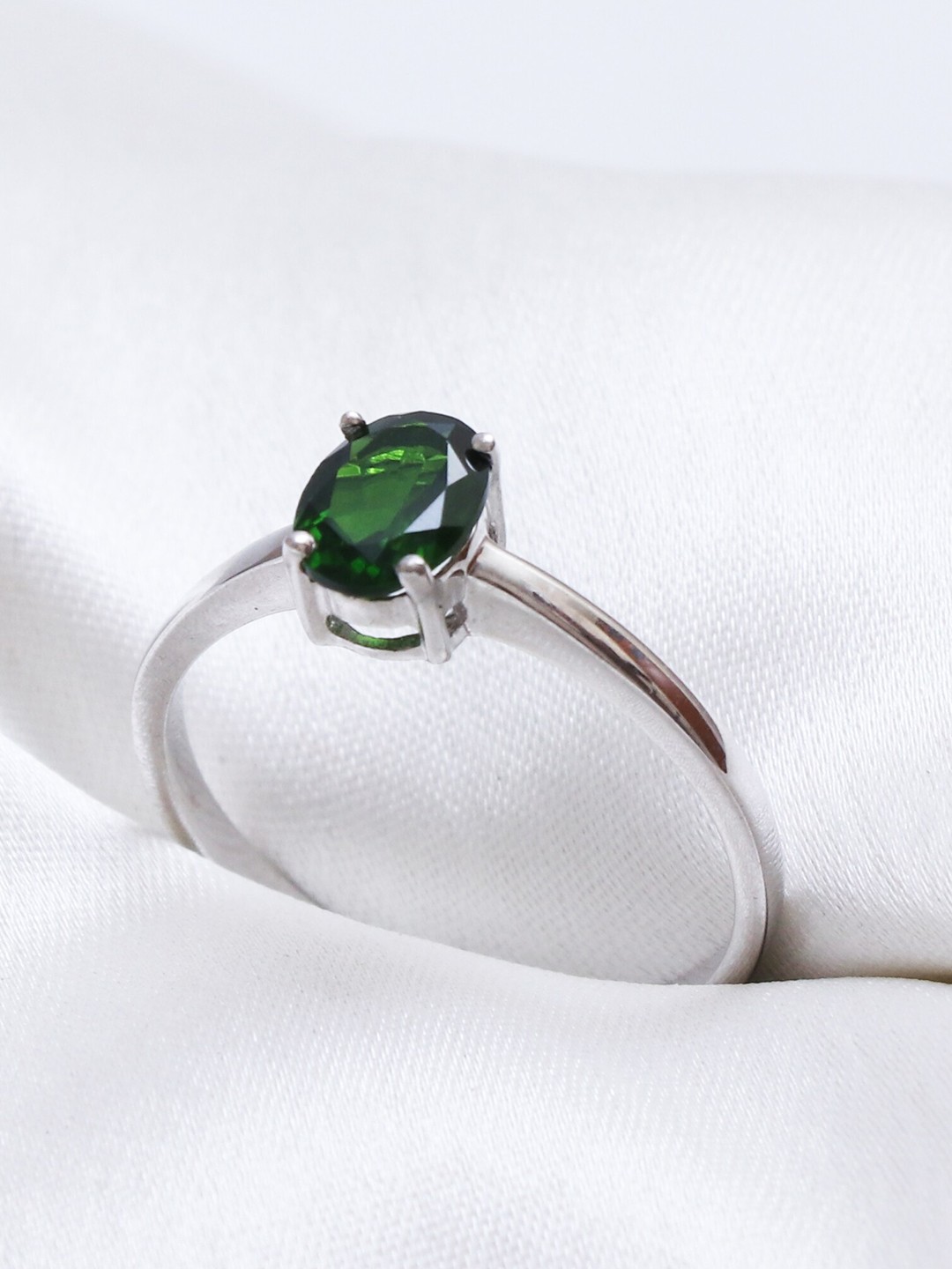 

HIFLYER JEWELS Silver-Plated Green Chrome Diopside Gemstone-Studded Finger Ring