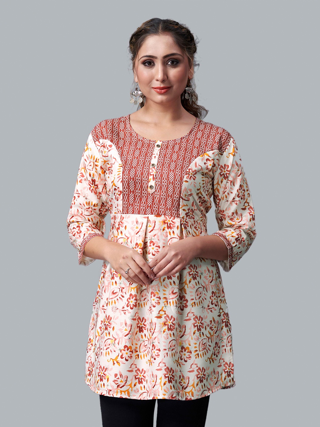 

Fashion FRICKS Women Cream-Coloured & Maroon Floral Printed Pleated Kurti