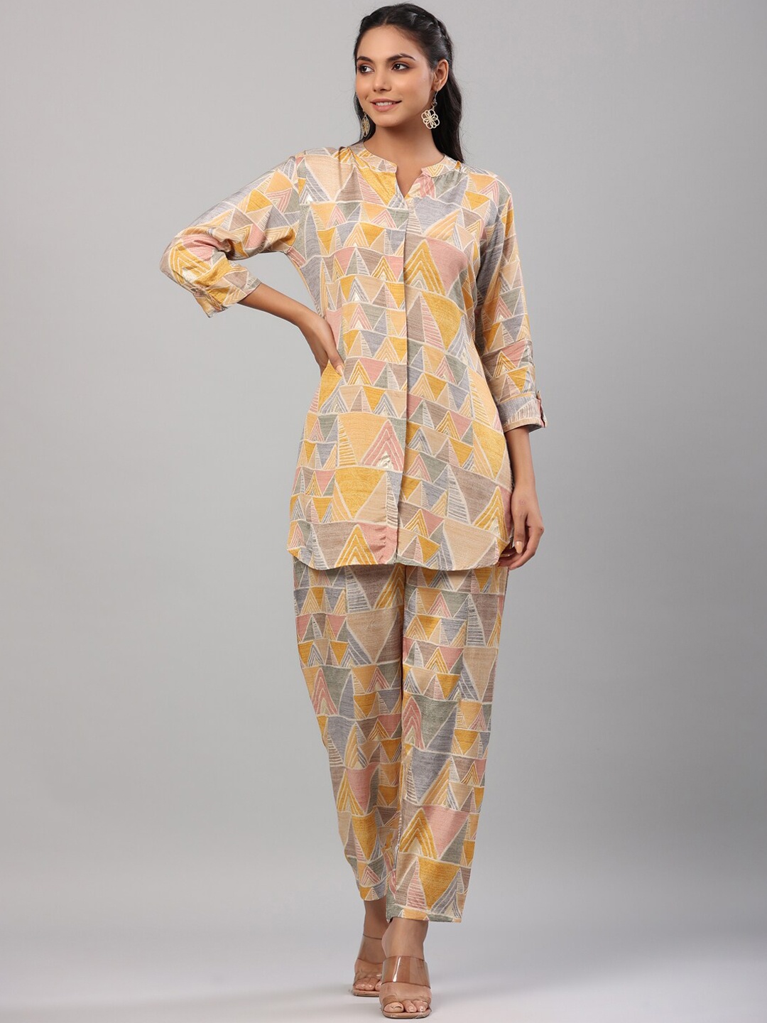

Do Dhaage Women Yellow Printed Kurti with Trousers