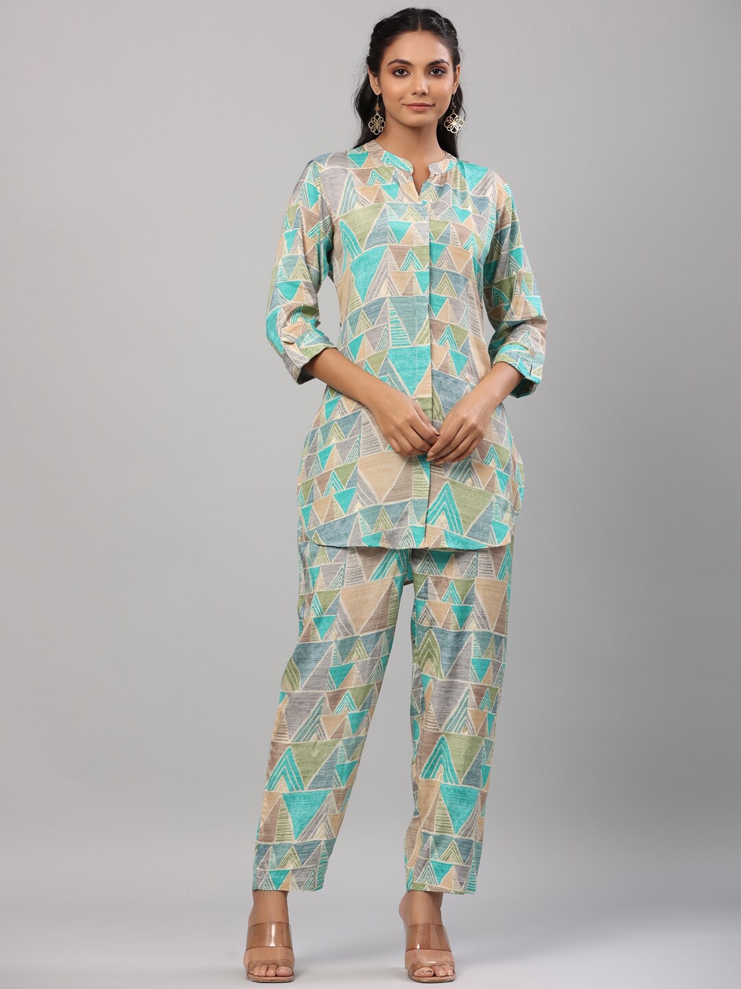 

Do Dhaage Women Green Printed Kurta with Trousers