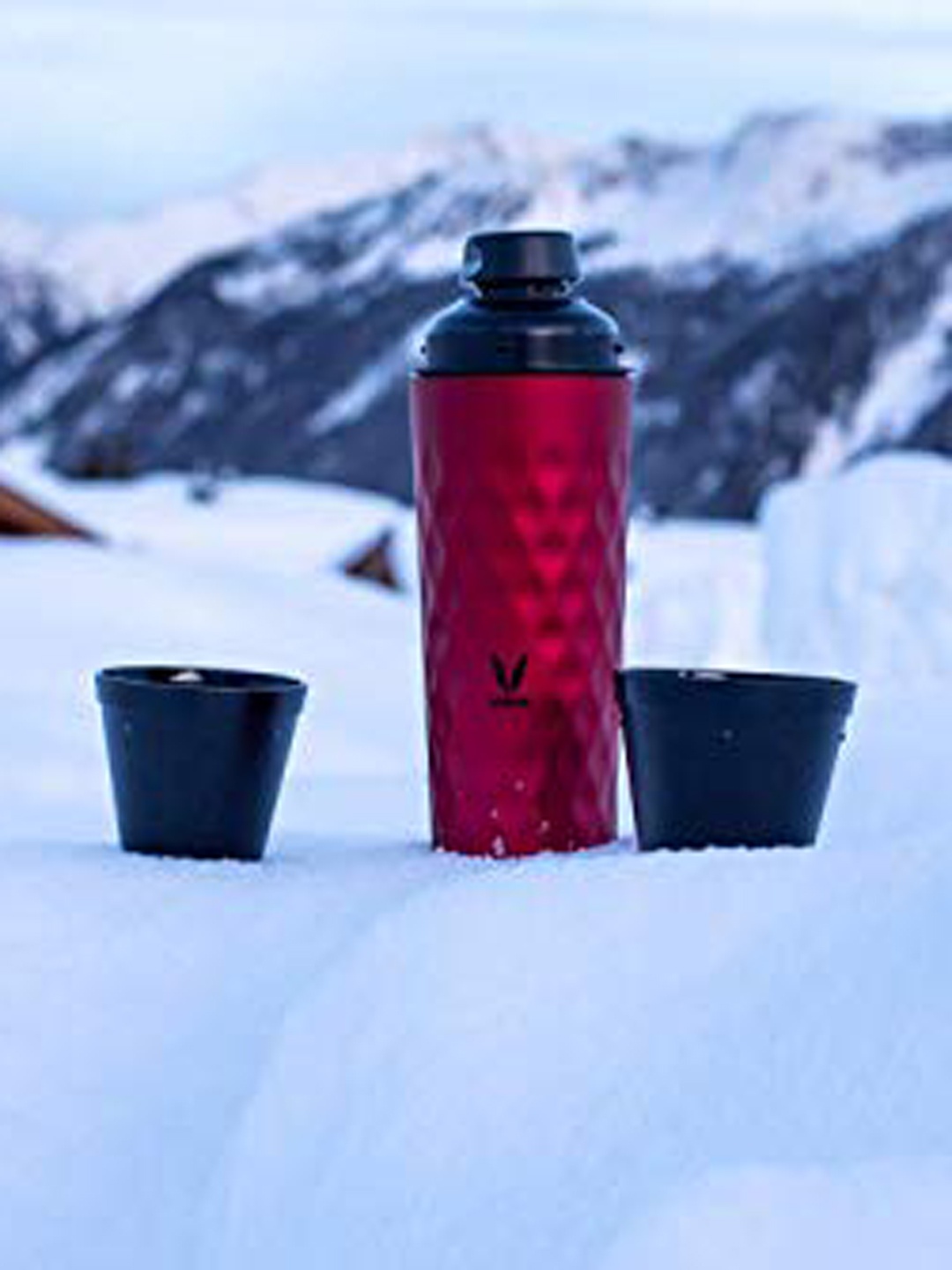 

Vaya Red Textured Stainless Steel Water Bottle With Two Gulper