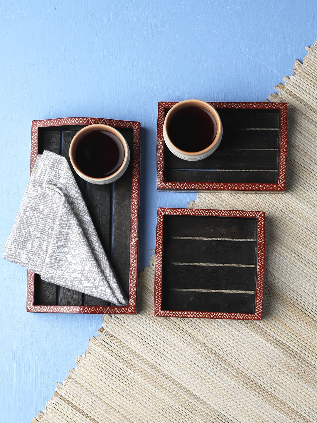 

VarEesha Set Of 3 Brown Rectangular Handcrafted & Side Painted Mango Wood Trays