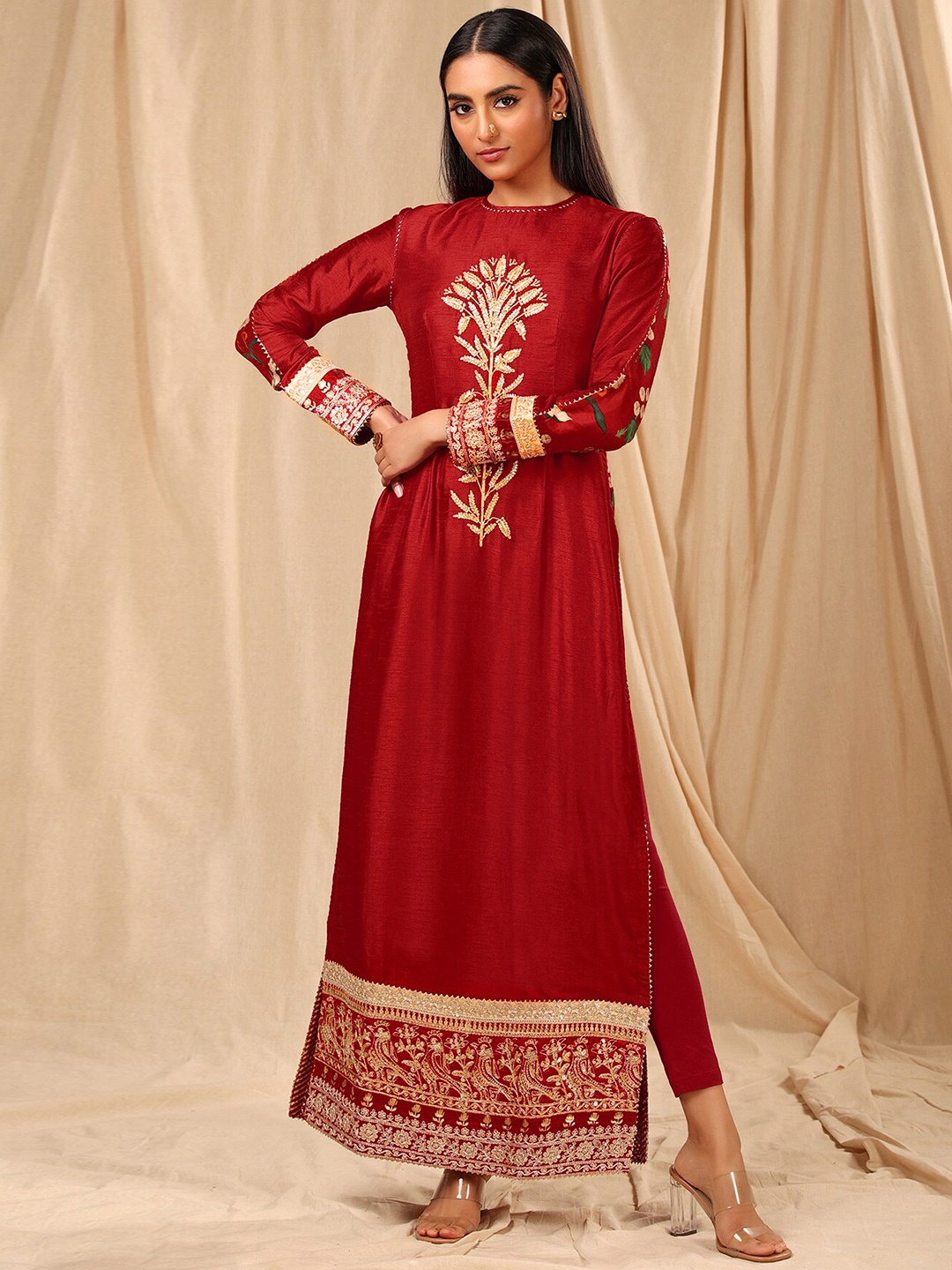 

Masaba Women Red Embroidered Thread Work Raw Silk Kurta