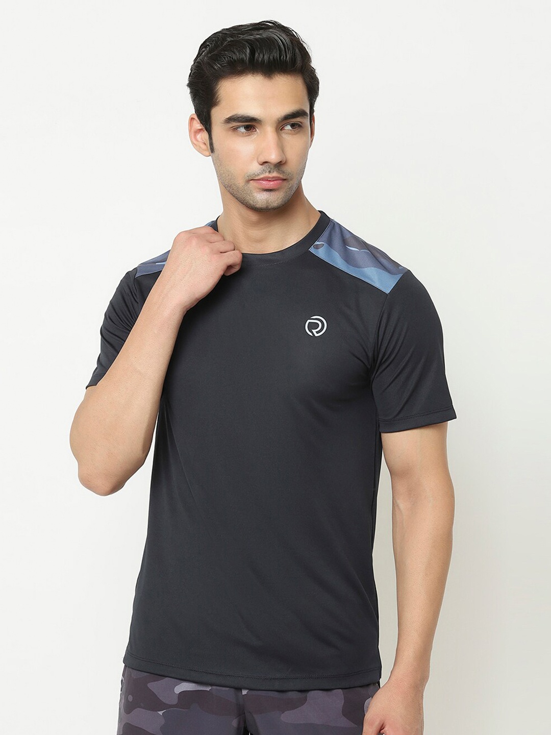 

Truerevo Men Navy Blue T-shirt