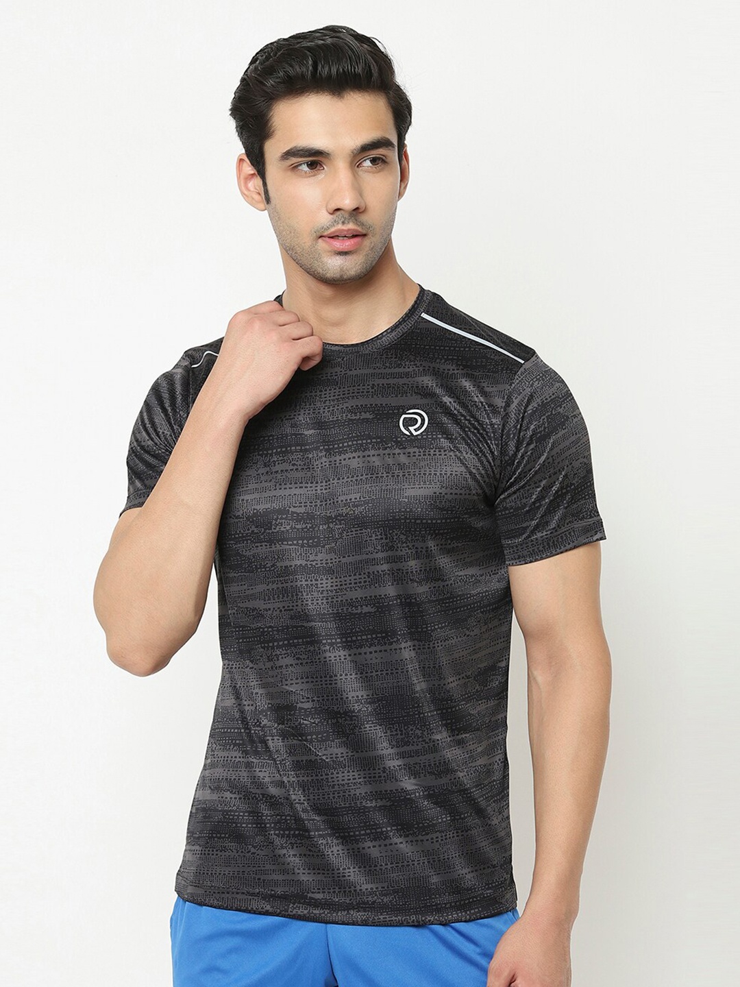 

Truerevo Men Black & Grey Printed T-shirt