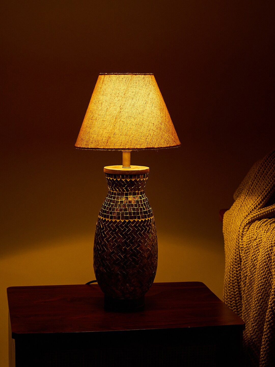 

Fabindia Beige & Gold Printed Glass Table Lamp