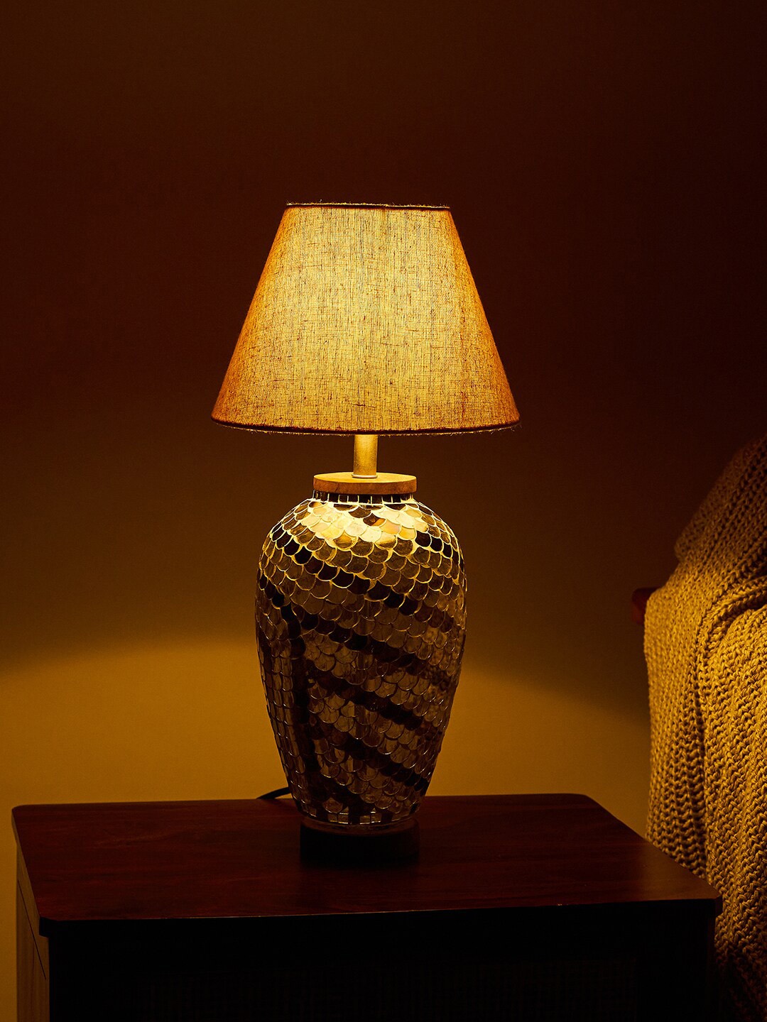 

Fabindia Grey & Black Textured Metal Table Lamp